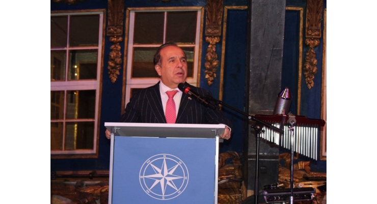 El Embajador de Colombia Guillermo Reyes Gonzáles saludó al Cuerpo Diplomático acreditado y a importantes funcionarios suecos, durante una velada de muestra de tradiciones navideñas colombianas
