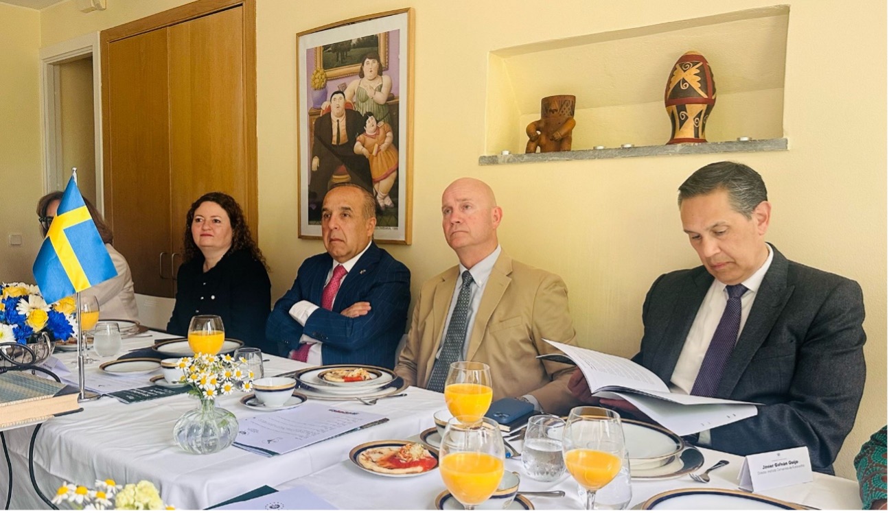 Embajador Guillermo Reyes, junto a los Embajadores del GRULAC