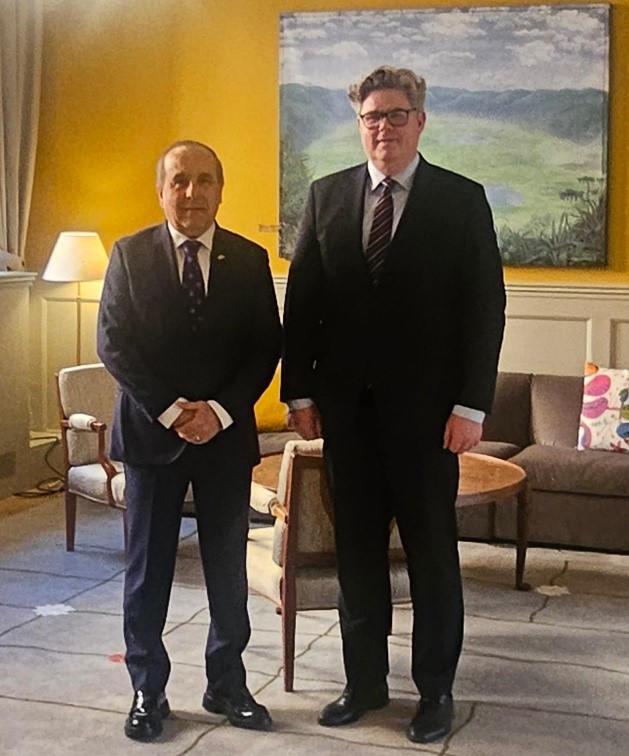 El embajador de Colombia Guillermo Reyes participó en el foro de paz de Estocolmo 2025