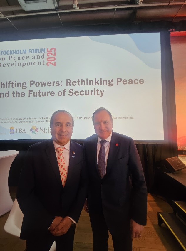 El embajador de Colombia Guillermo Reyes participó en el foro de paz de Estocolmo 2025