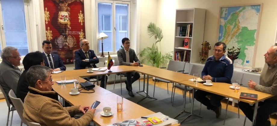 La Embajada de Colombia en Suecia se reunió con un grupo de representantes del Pacto Histórico en Suecia
