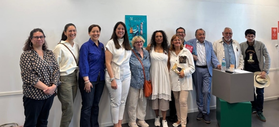 Poeta colombiana, Angela García, participó en la franja académica en la Feria del Libro de Malmo
