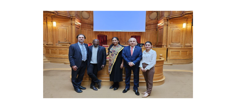 Embajador de Colombia, Guillermo Francisco Reyes González, asistió a la ceremonia de reconocimiento a defensores de derechos humanos en Colombia